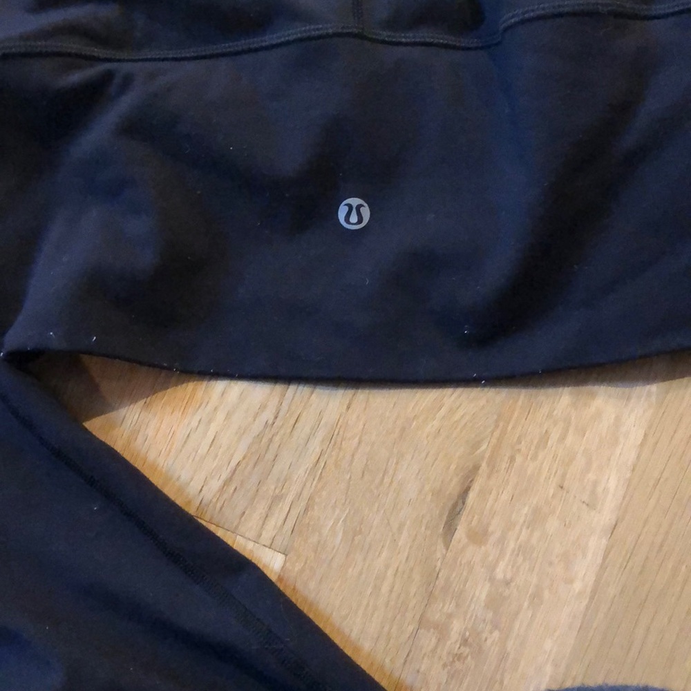 Lululemon Wunder Under black leggings - Picture 3 of 3